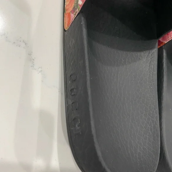 Pursuit Slide Sandal
GUCCI - Picture 5 of 14